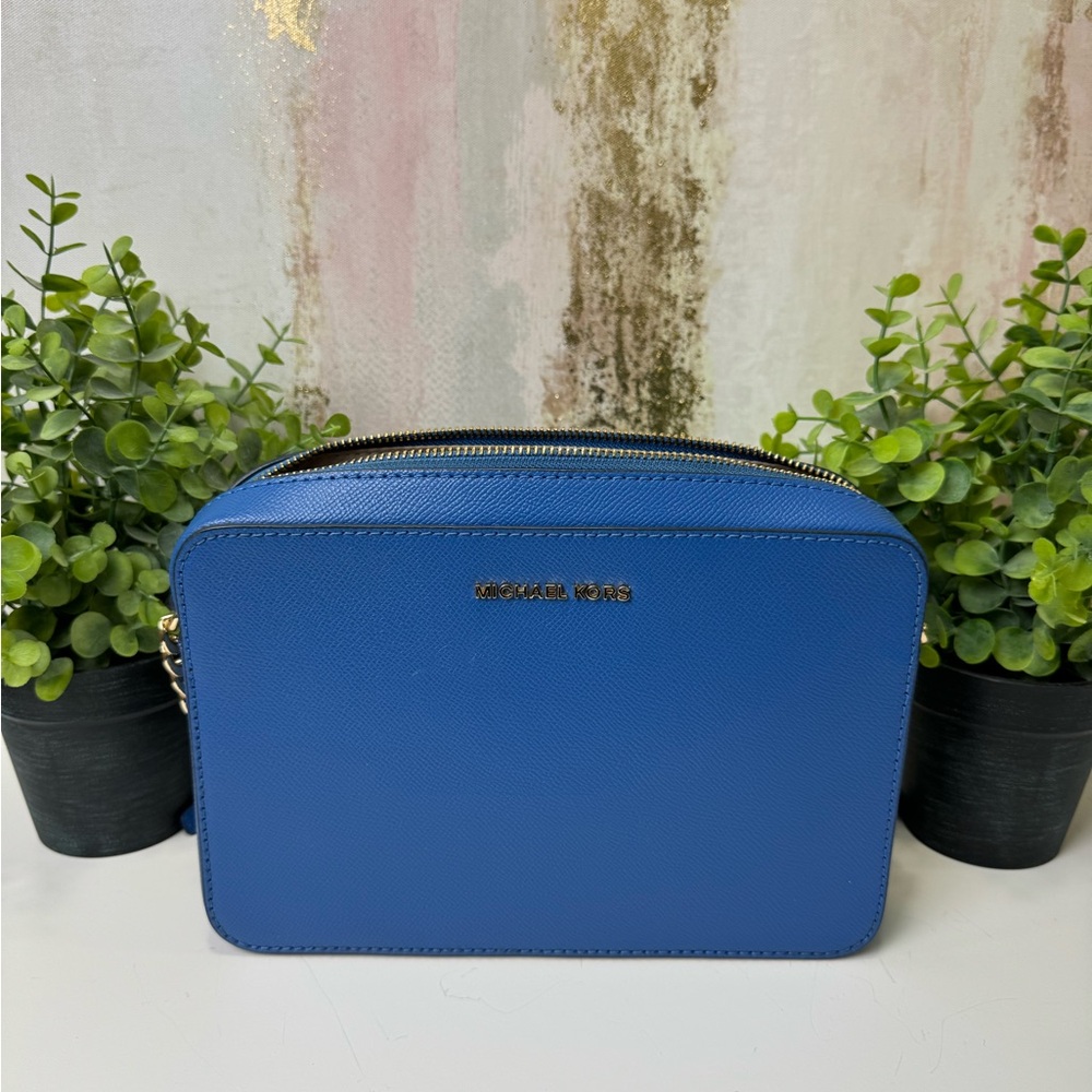 Michael Kors Jet Set Crossbody Bag